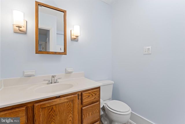 2053 MAYFLOWER DR, Woodbridge, VA 22192