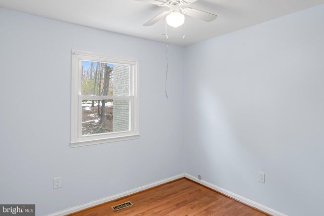 2053 MAYFLOWER DR, Woodbridge, VA 22192