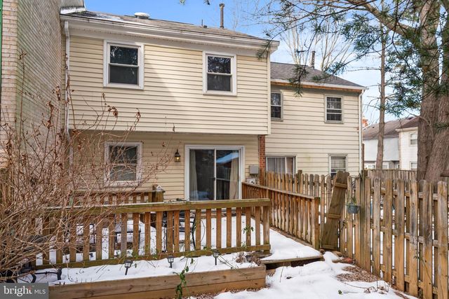 2053 MAYFLOWER DR, Woodbridge, VA 22192
