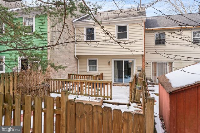 2053 MAYFLOWER DR, Woodbridge, VA 22192