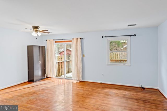 2053 MAYFLOWER DR, Woodbridge, VA 22192