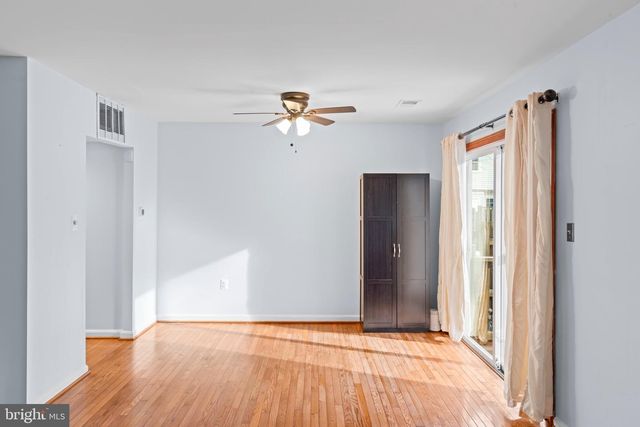 2053 MAYFLOWER DR, Woodbridge, VA 22192