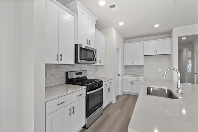 1000 Lauryn Oak Loop, Longs, SC 29568