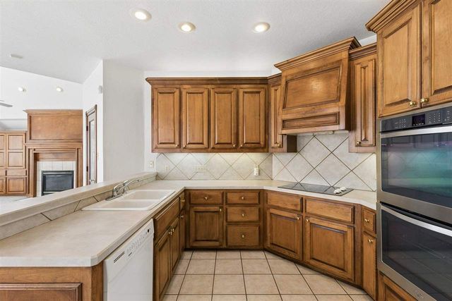 12 NW Ashbury Way, Lawton, OK 73505