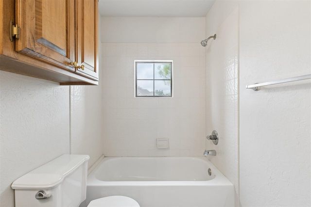 12 NW Ashbury Way, Lawton, OK 73505