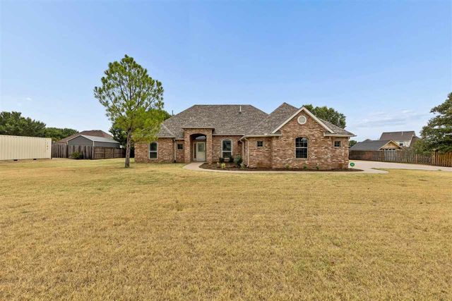 12 NW Ashbury Way, Lawton, OK 73505