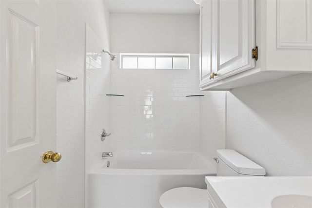 12 NW Ashbury Way, Lawton, OK 73505