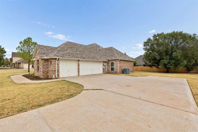 12 NW Ashbury Way, Lawton, OK 73505