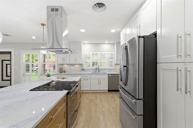 8326 40TH PLACE N, St Petersburg, FL 33709