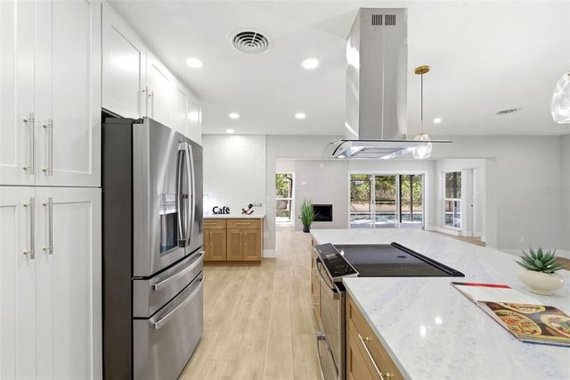 8326 40TH PLACE N, St Petersburg, FL 33709