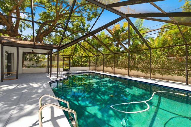 8326 40TH PLACE N, St Petersburg, FL 33709