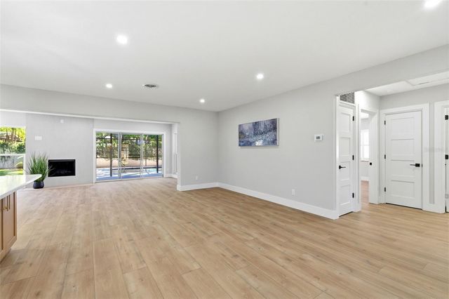 8326 40TH PLACE N, St Petersburg, FL 33709