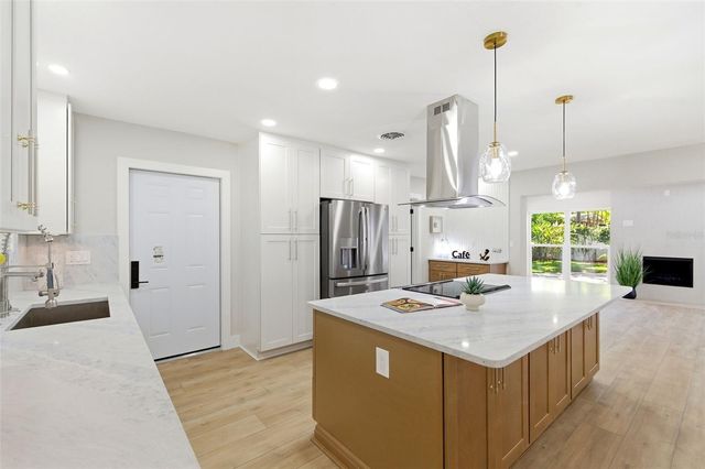 8326 40TH PLACE N, St Petersburg, FL 33709