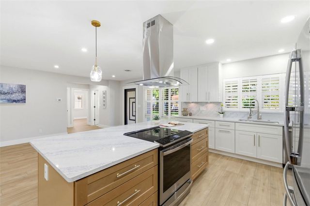 8326 40TH PLACE N, St Petersburg, FL 33709