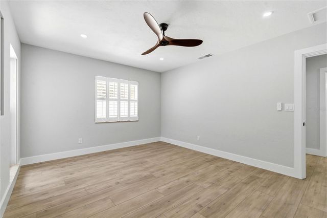 8326 40TH PLACE N, St Petersburg, FL 33709