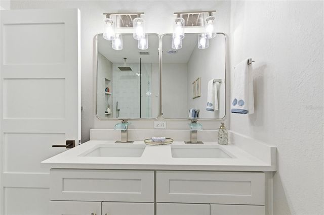 8326 40TH PLACE N, St Petersburg, FL 33709