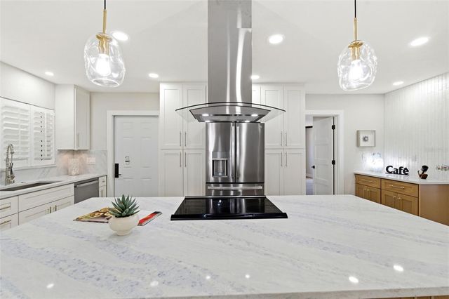 8326 40TH PLACE N, St Petersburg, FL 33709