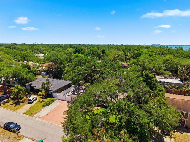 8326 40TH PLACE N, St Petersburg, FL 33709