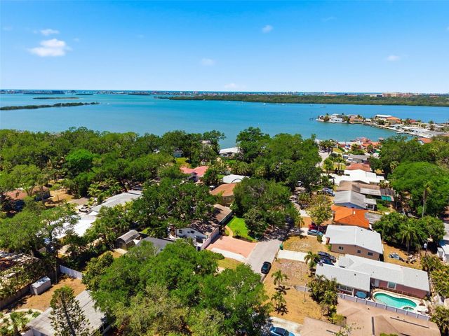 8326 40TH PLACE N, St Petersburg, FL 33709