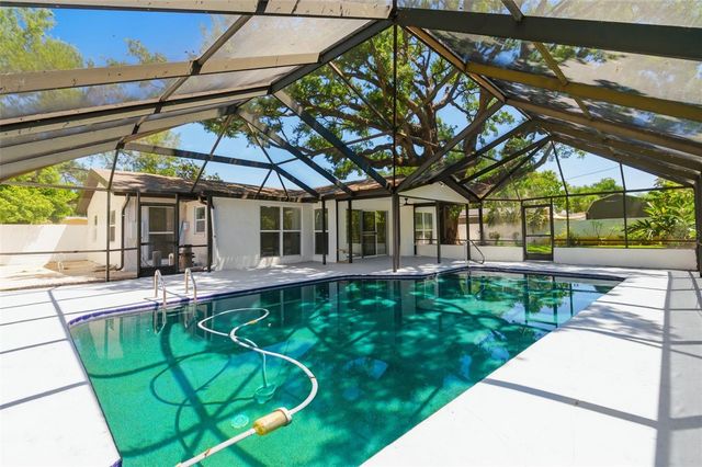 8326 40TH PLACE N, St Petersburg, FL 33709