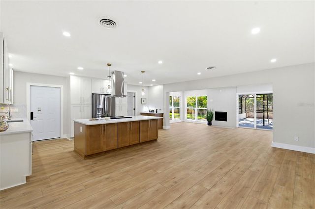 8326 40TH PLACE N, St Petersburg, FL 33709