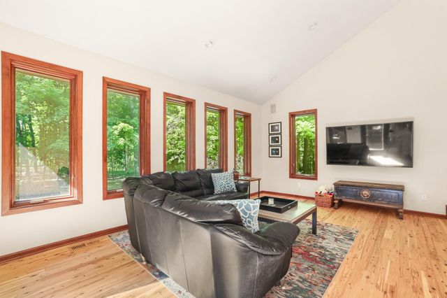 6365 Virginia Drive, Victoria, MN 55331