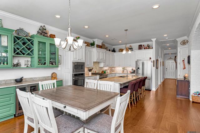 5422 Cypress Point Ln, Gonzales, LA 70737