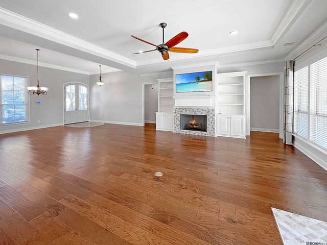 5422 Cypress Point Ln, Gonzales, LA 70737