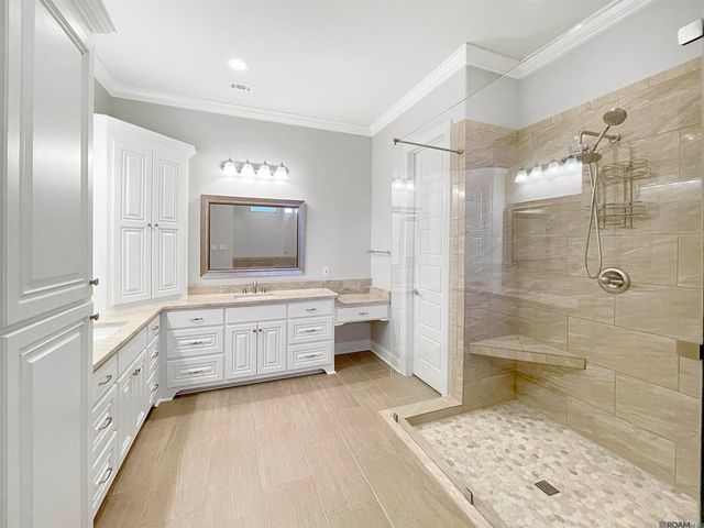 5422 Cypress Point Ln, Gonzales, LA 70737