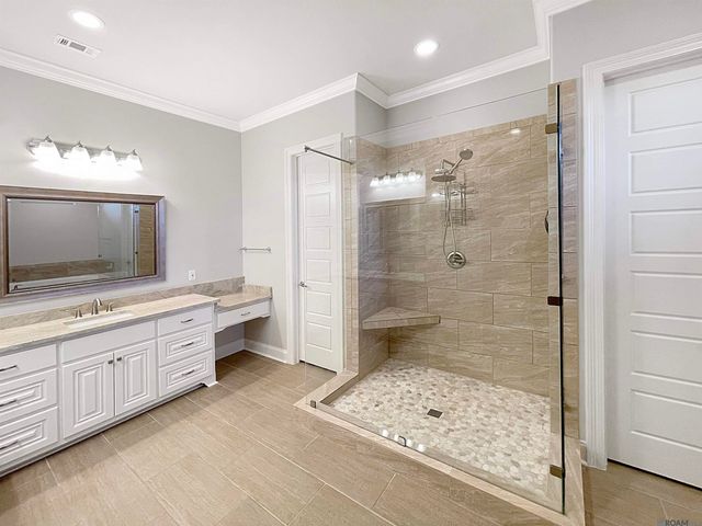 5422 Cypress Point Ln, Gonzales, LA 70737