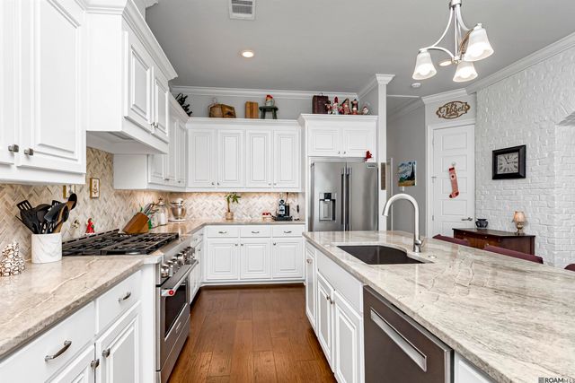 5422 Cypress Point Ln, Gonzales, LA 70737