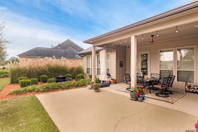 5422 Cypress Point Ln, Gonzales, LA 70737