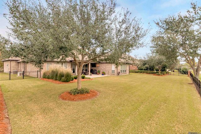5422 Cypress Point Ln, Gonzales, LA 70737