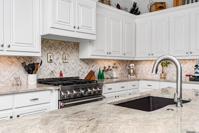 5422 Cypress Point Ln, Gonzales, LA 70737