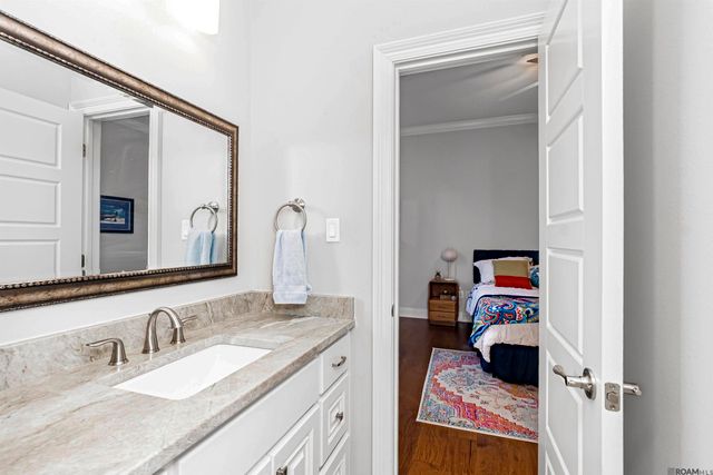 5422 Cypress Point Ln, Gonzales, LA 70737