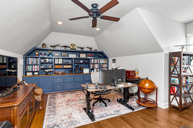 5422 Cypress Point Ln, Gonzales, LA 70737