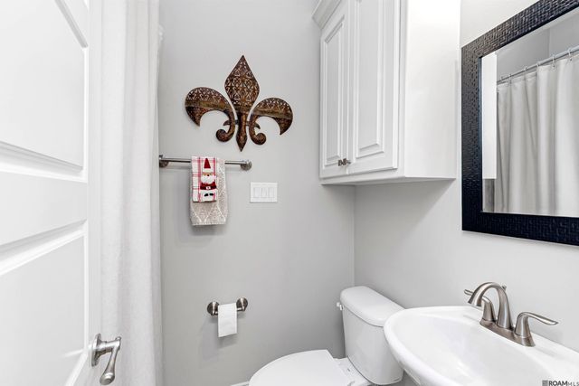 5422 Cypress Point Ln, Gonzales, LA 70737