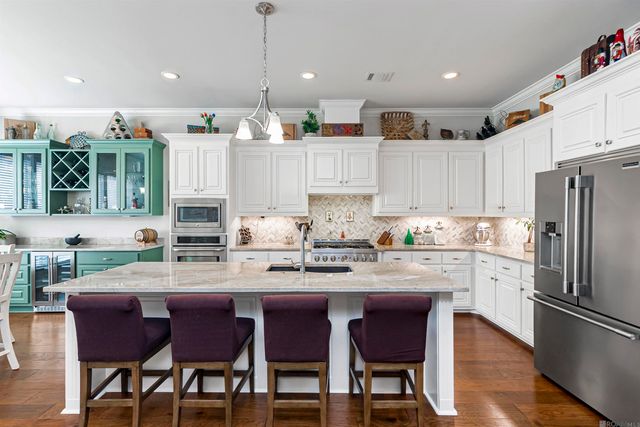 5422 Cypress Point Ln, Gonzales, LA 70737