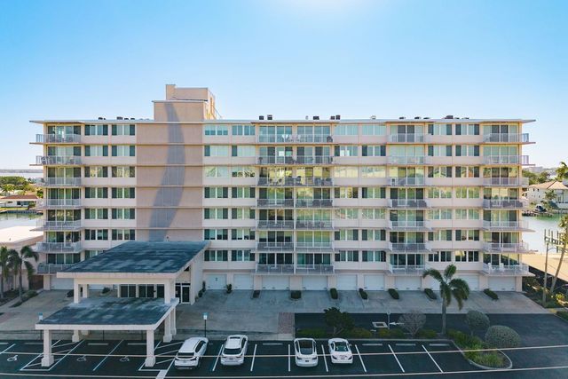 223 ISLAND WAY 2D, Clearwater Beach, FL 33767