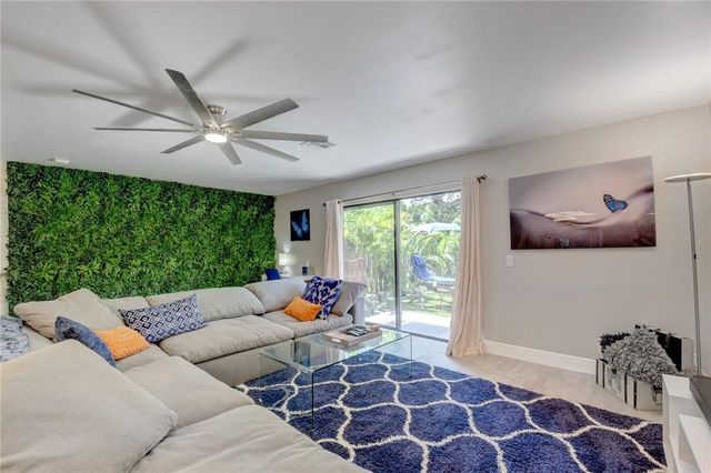 246 Avenue L, Delray Beach, FL 33483