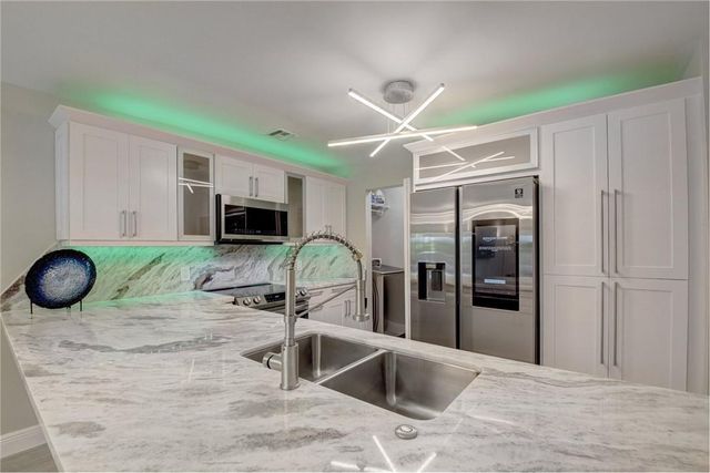 246 Avenue L, Delray Beach, FL 33483