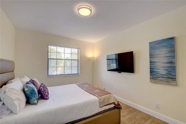 246 Avenue L, Delray Beach, FL 33483