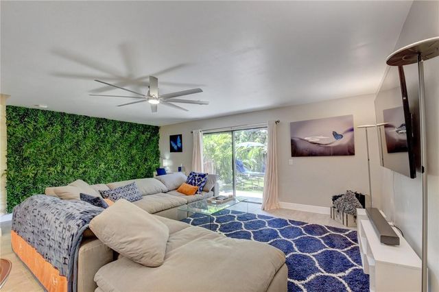246 Avenue L, Delray Beach, FL 33483