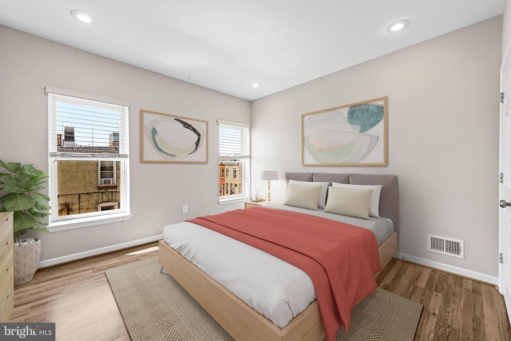 Image 17 of property listing at 1319 CLARKSON ST, Baltimore, MD 21230