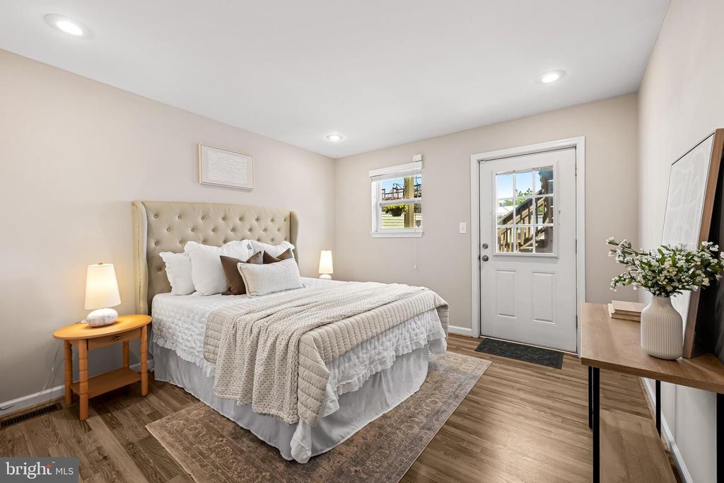 Image 23 of property listing at 1319 CLARKSON ST, Baltimore, MD 21230