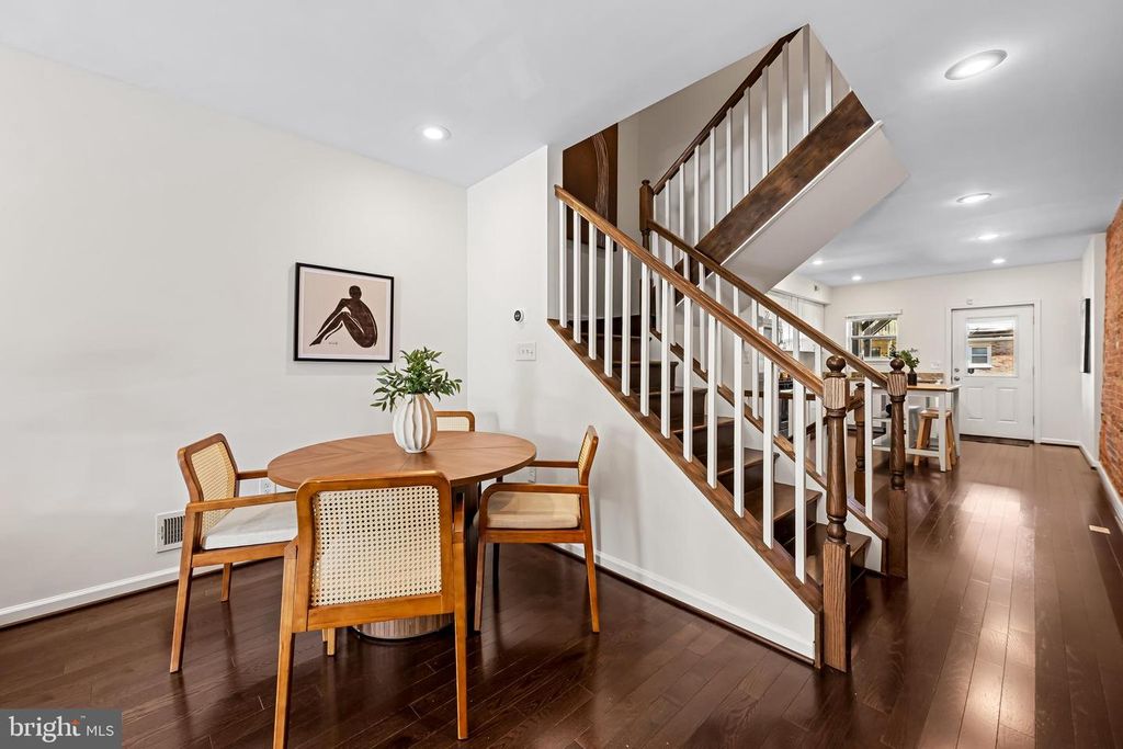 Image 9 of property listing at 1319 CLARKSON ST, Baltimore, MD 21230