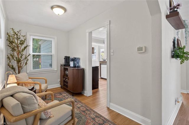 16 Roberts CT E, Portsmouth, VA 23701