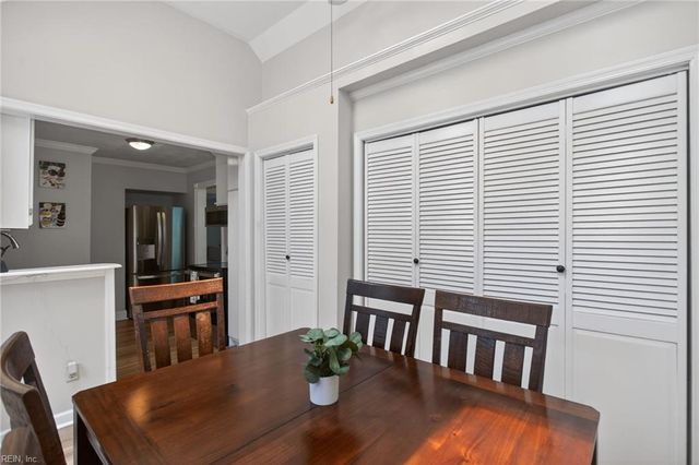16 Roberts CT E, Portsmouth, VA 23701