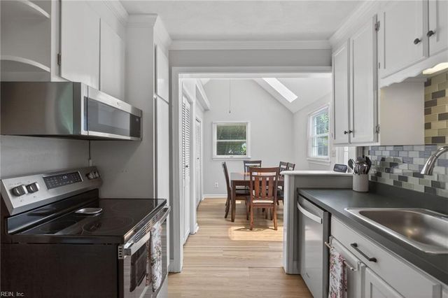 16 Roberts CT E, Portsmouth, VA 23701