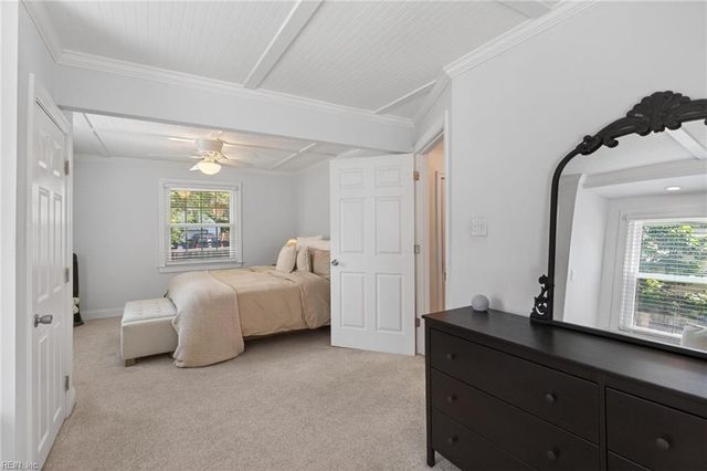 16 Roberts CT E, Portsmouth, VA 23701